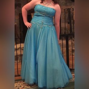 2XL blue/turquoise prom/formal ball gown
